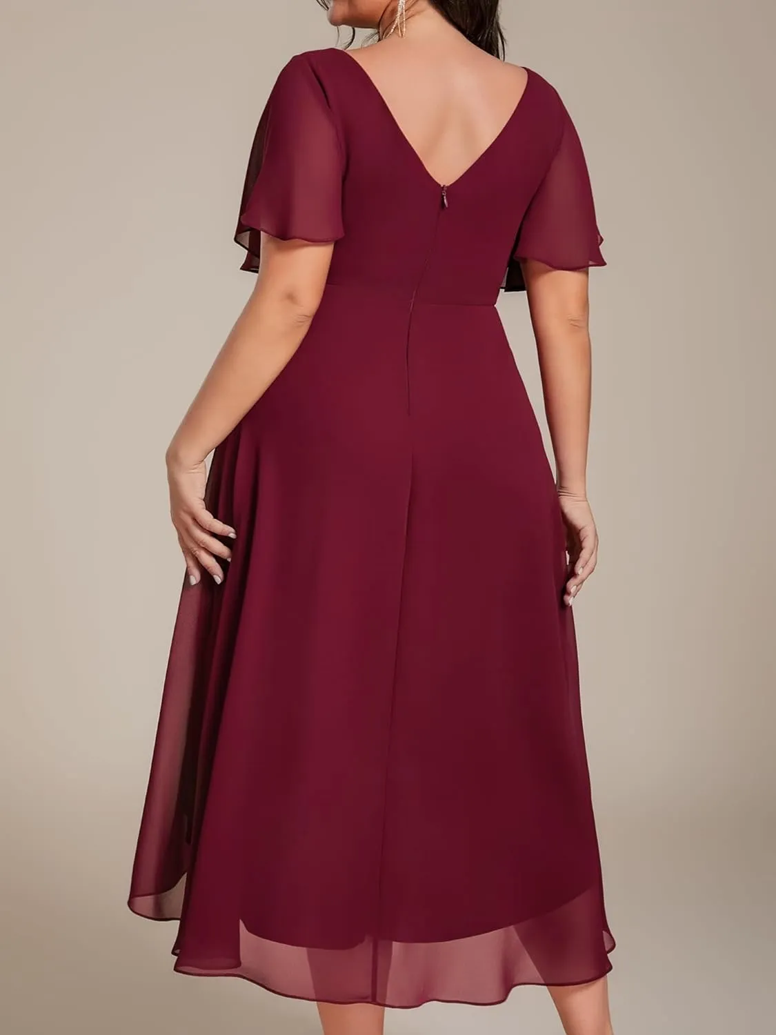 Ever-Pretty Plus Women‘s Short Sleeves V Neck A Line Chiffon Knee Length Plus Size Cocktail Dress for Curvy Women