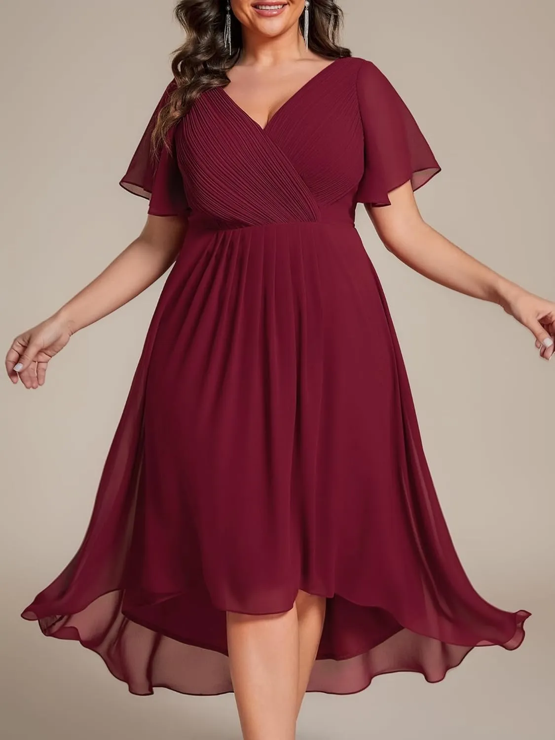 Ever-Pretty Plus Women‘s Short Sleeves V Neck A Line Chiffon Knee Length Plus Size Cocktail Dress for Curvy Women