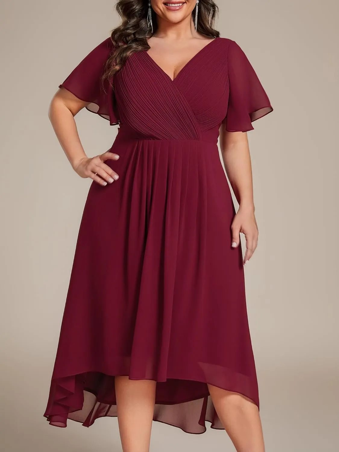 Ever-Pretty Plus Women‘s Short Sleeves V Neck A Line Chiffon Knee Length Plus Size Cocktail Dress for Curvy Women